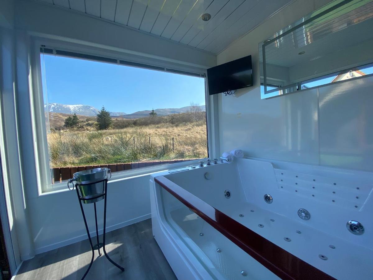 Highland Stays - Ben View Studio Pod & Jacuzzi Bath Fort William Exteriör bild